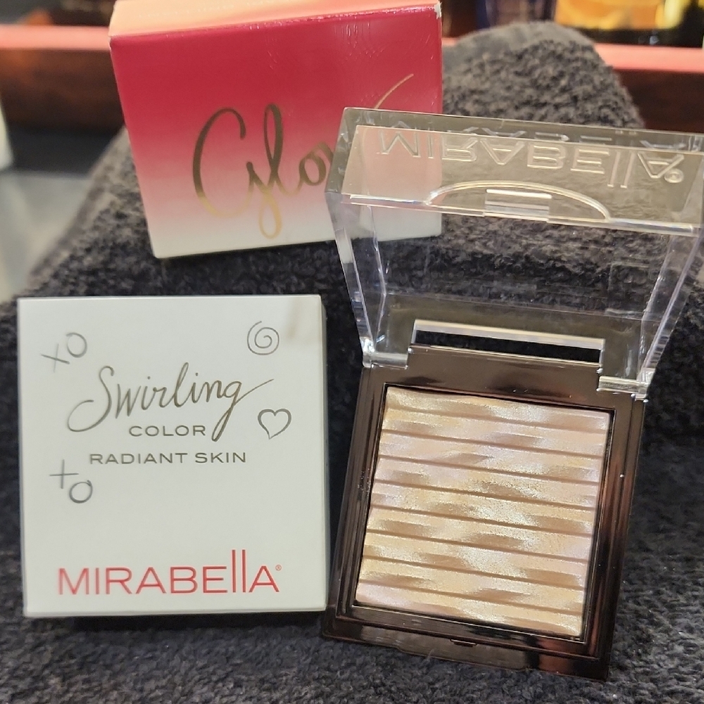 Mirabella Glow Swirling Color Radiant Skin Highlighter - Gold